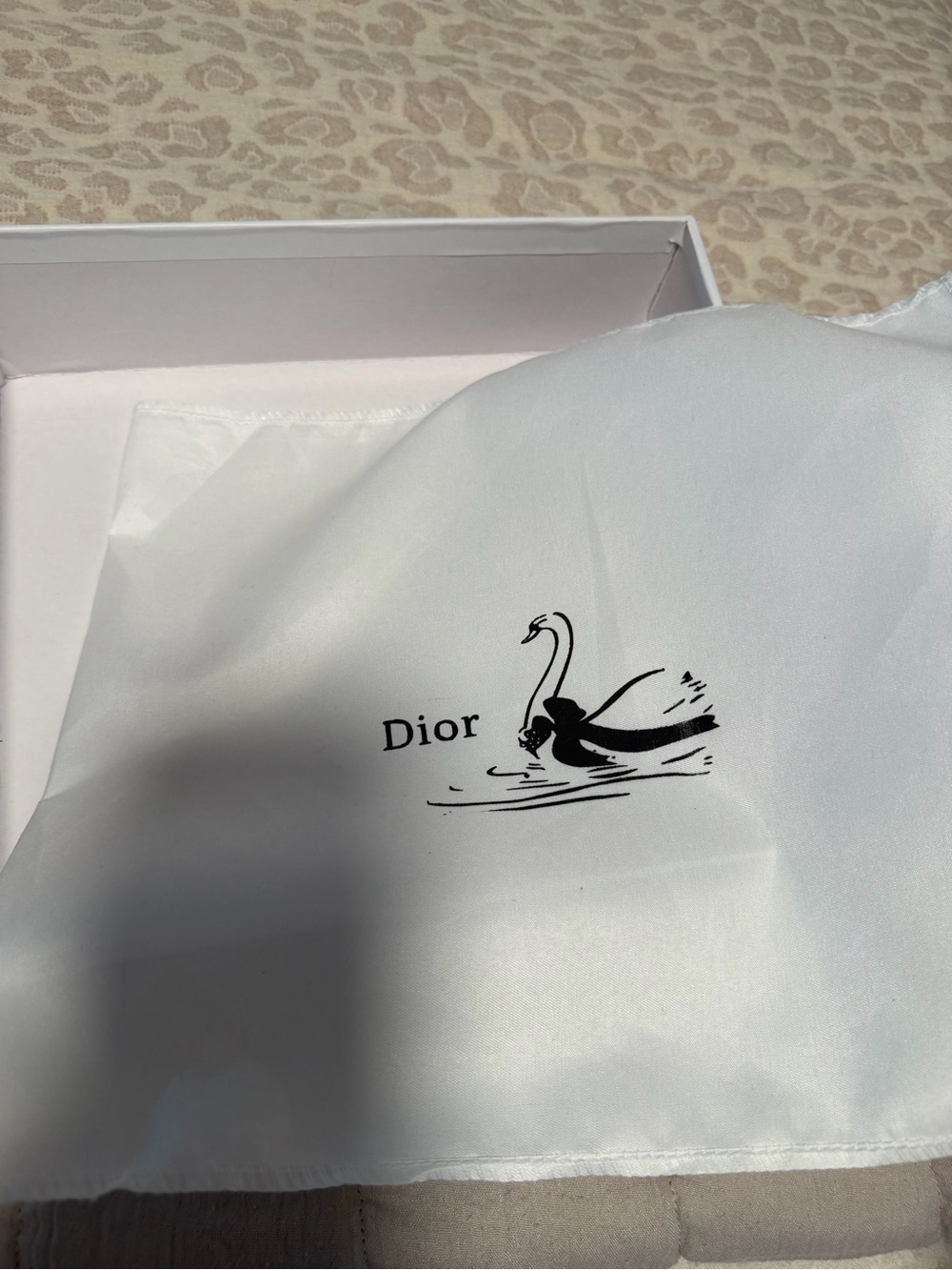 Christian Dior Floral Box and dust bag in Pink, Green and White - Picture 5 of 5